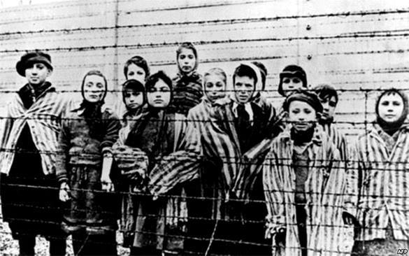 Бухгалтер Освенцима предстал перед судом в Германии. Освенцим